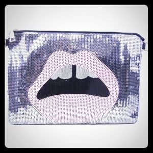 ⭐⭐NEW ARRIVAL⭐⭐Sexy Sequin Purse with Strap!